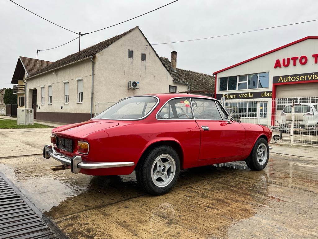 Alfa Romeo Bertone Coupe