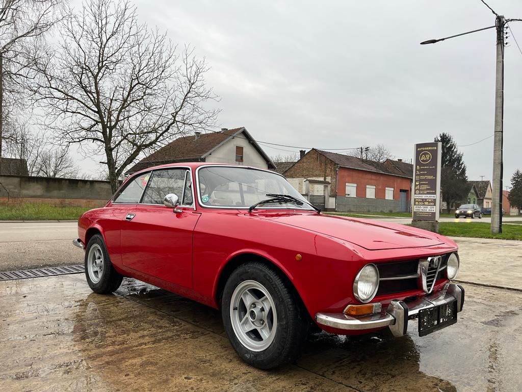Alfa Romeo Bertone Coupe