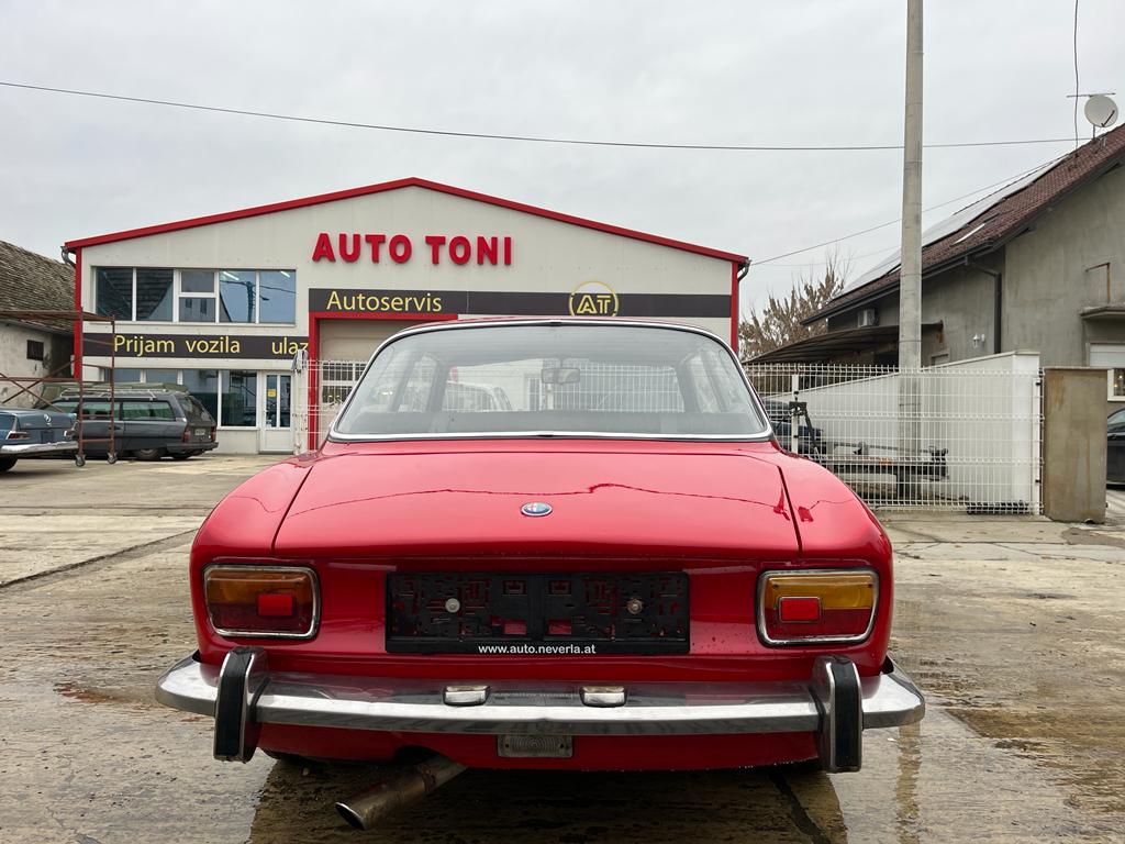 Alfa Romeo Bertone Coupe
